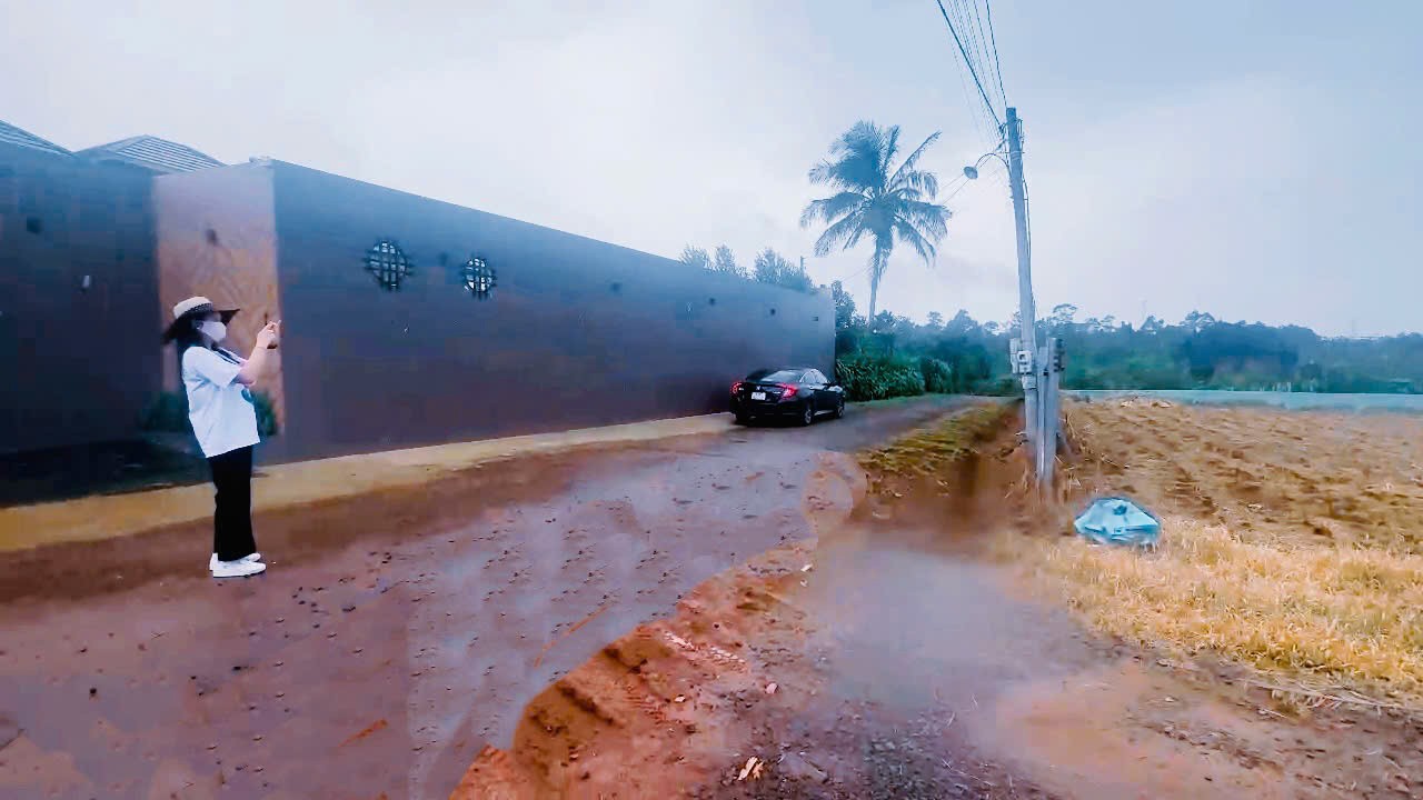 chinh chu can ban dat tho cu 2 mat tien cach ubnd chi 200m